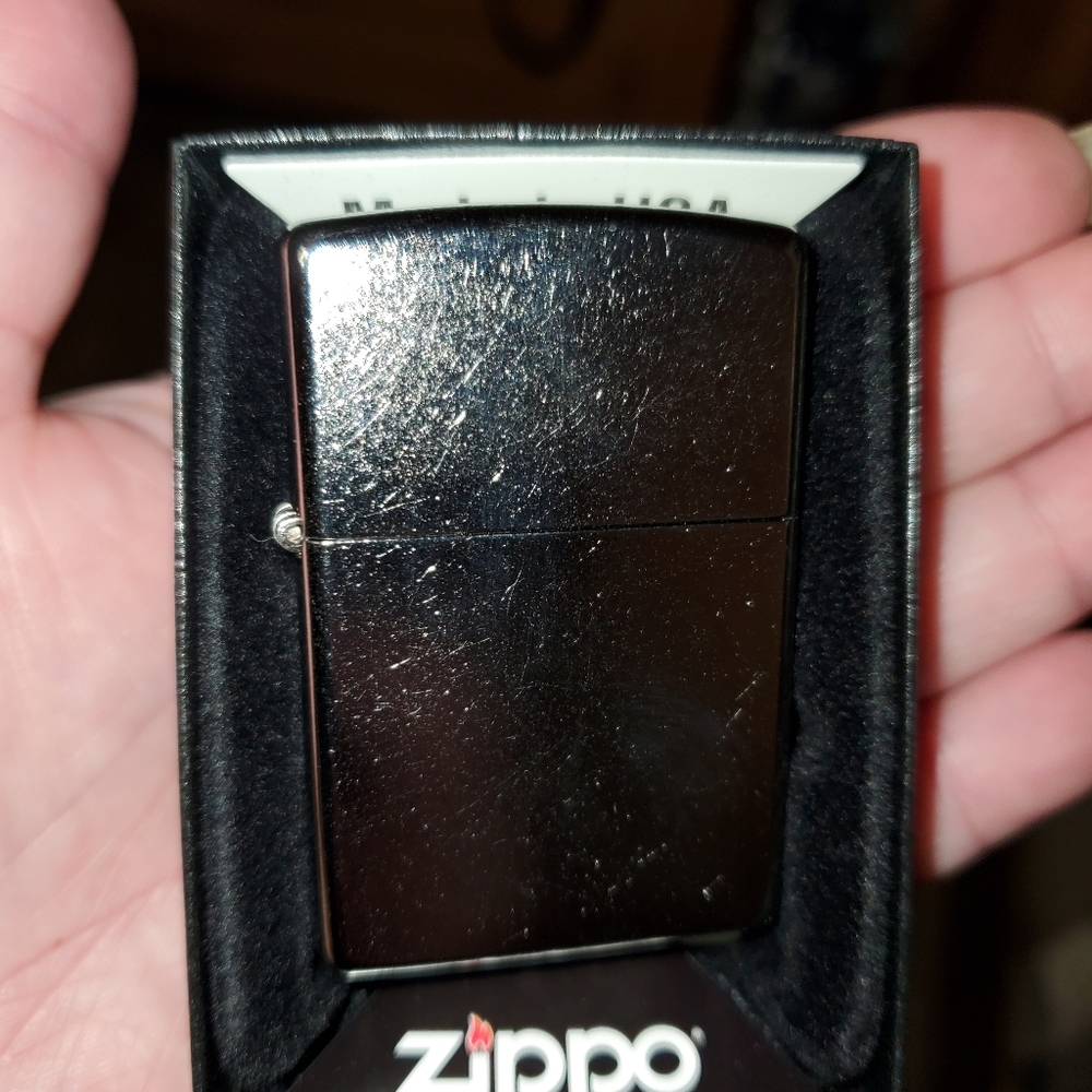 Silver zippo